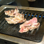 焼肉ホルモンばつぐんや - 和牛タンカルビ