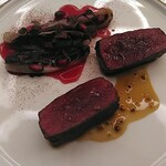 SALONE TOKYO - 鹿のステーキ　付け合わせも主役級。合わせるとまた新しい可能性が。