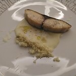 SALONE TOKYO - 鰆のカリフラワーソース　鰆は旧暦でいう春が旬のようです。油がしっかりしていました。カリフラワーもソース仕立てとクスクス仕立てで触感や味わいが変わるのでとても楽しい一品でした。