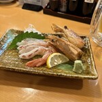 や台ずし - えびちょっとぬるめ。えび味噌が美味しい