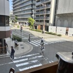 カリー＆ナイス カトゥール - 眺めの良いカウンター席