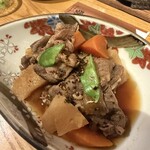 鶏と魚と炭火焼き 燈 - 猪の肉じゃが