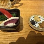 鶏と魚と炭火焼き 燈 - 付き出し（野菜と3種類の味噌）