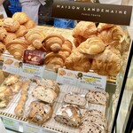 メゾン ランドゥメンヌ  新宿伊勢丹 - 