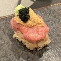 鮨 いつみ - 雲丹、キャビア、ネギトロ