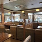 とみ - 店内の様子