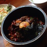 焼肉トラジ  - 本日の石焼き　今日はカルビ石焼きビビンパ