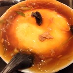 蓬莱 - 見た目は濃そうな、天津丼