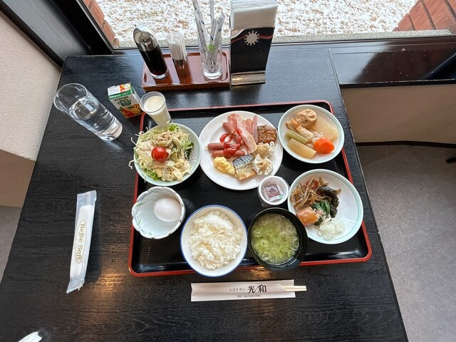 朝食は和洋食バイキング : イーストハーバーホテルの写真