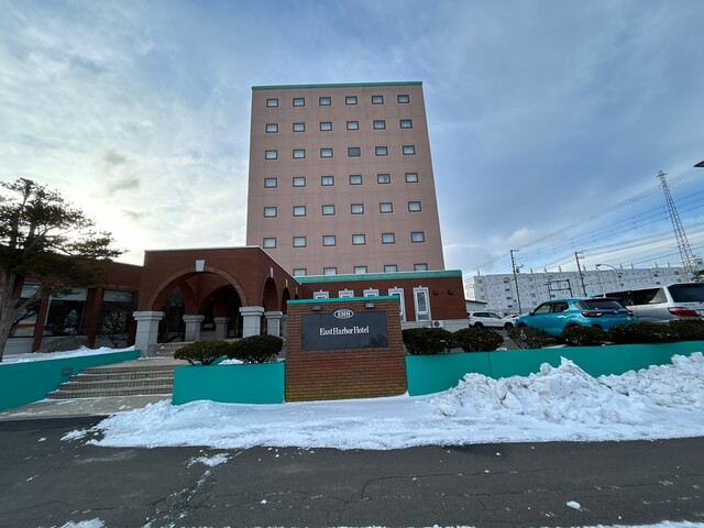 朝食は和洋食バイキング : イーストハーバーホテルの写真