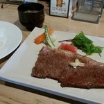 dainingukicchinderikoandoba- - 黒毛和牛のサーロインステーキ