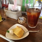 サン カフェ - 選べるドリンクとミニデザート付き。食後もマッタ〜リ過ごせます♫