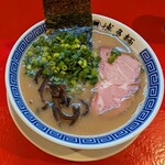 ラーメン 男盛 - 料理写真:長浜ラーメン。バリカタ　　￥920