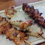 鳥良商店 - 皮＆玉ねぎ間＆レバー