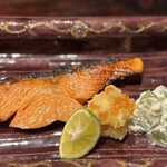 賛否両論 - 焼物(紅鮭・おろしイクラ・シャインマスカット白和え)