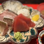 賛否両論 - お造り(カマス・鰆苺・本鮪)、松茸醤油