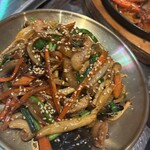 金豚釜蓋サムギョプサル - 