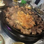 金豚釜蓋サムギョプサル - 