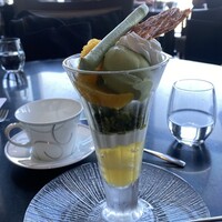 DINING & BAR TABLE 9 TOKYO - 