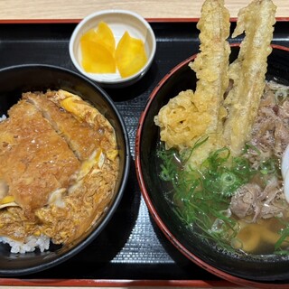 口コミ一覧 : 資さんうどん 尼崎アマドゥ店 - 尼崎センタープール前