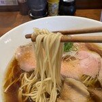 327838997 - 細麺　地鶏と鴨の醤油そば　好みの一杯です