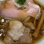 327838999 - 熱々に注意　鶏の脂？がうまいんです　まろやかです
