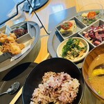 REVIVE KITCHEN THREE - 