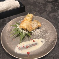 丑花 - 口に入れた瞬間一瞬で無くなるくらい柔らかくて美味しかった。ソースとの相性が抜群。