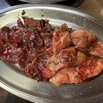 大同園 - (左)ハラミ＆(右)中落ちカルビ！