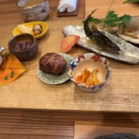 柚木元 - 鮎も栗もいただけるなんて贅沢ですよね（左手前の大きなおはぎみたいなのは栗です）