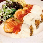 旬菜dining えん - レアカツサーモンタルタルいくら添え