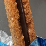 ALMOND MEISTER®Refined - アーモンド好きの方はハマると思います。外側、カリカリで香ばしくチョコとの相性抜群です。かなり上級なおやつレベルに入るかなぁ。どこでもかじれるのは助かりますよね。٩(ˊᗜˋ*)و