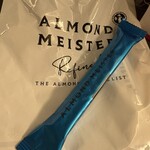 ALMOND MEISTER®Refined - こちらがアーモンドマイスタープレーン味です。こちらも1本180円税込です。