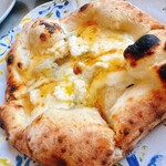 ピッツェリア ナリポ - ハチミツかけたクアトロフォルマッジョ