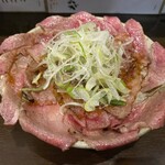 ICHIYA - はみでるカルビ丼