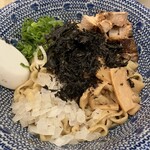 麺屋音 - 煮干し油そば890円