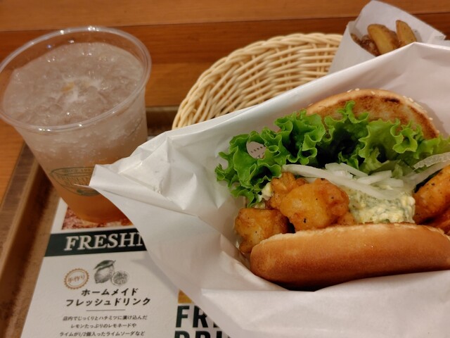 FRESHNESS BURGER Midosuji Honmachi Ten