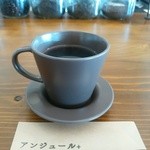 アンジュール - 食後にコーヒー（深煎りかな？）