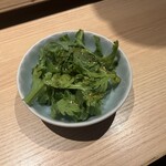 焼うお いし川 - 春菊のサラダ