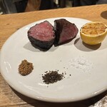 ダブリュー青山 ザ セラーアンドグリル - 