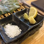 横浜イカセンター - 塩、レモン、しょうが、ワサビ(おすすめ塩レモン)
