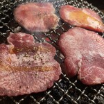 炭火焼肉 ひびの亭 - タン