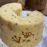 草想 - えごま、山椒ココアのシフォンケーキ