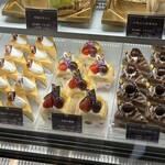 KARIN セントラル店 - 悩むよね〜