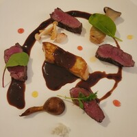 シェ トモ - フォアグラソテーと蝦夷鹿ヒレ肉のポワレ