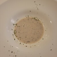 シェ トモ - ブラウンマッシュルームのスープ