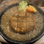 札幌牛亭 - 切れ目があるため、箸で割って食べる
