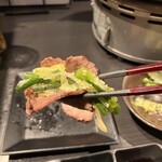 厚切り牛タン 焼肉 一心たん助 - 