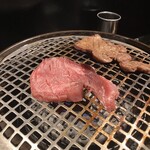 厚切り牛タン 焼肉 一心たん助 - 