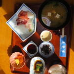 魚将軍 - 刺身定食　1,000円(税込み1,100円) 2025年11月8日(土) 昼